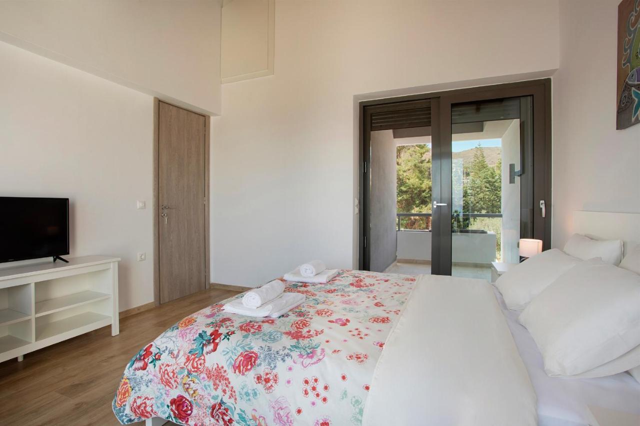 Serenity Villa Corinth ภายนอก รูปภาพ