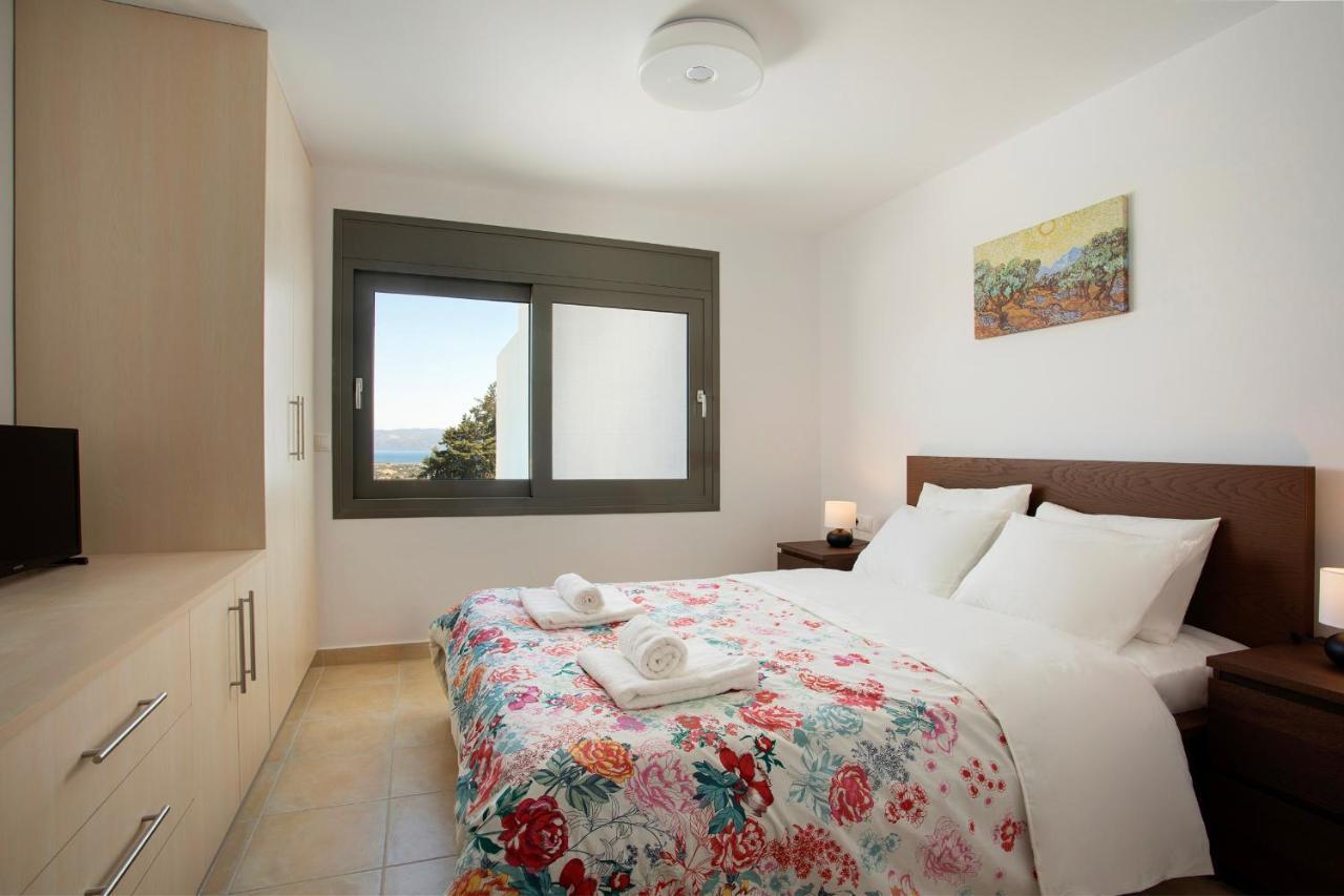Serenity Villa Corinth ภายนอก รูปภาพ