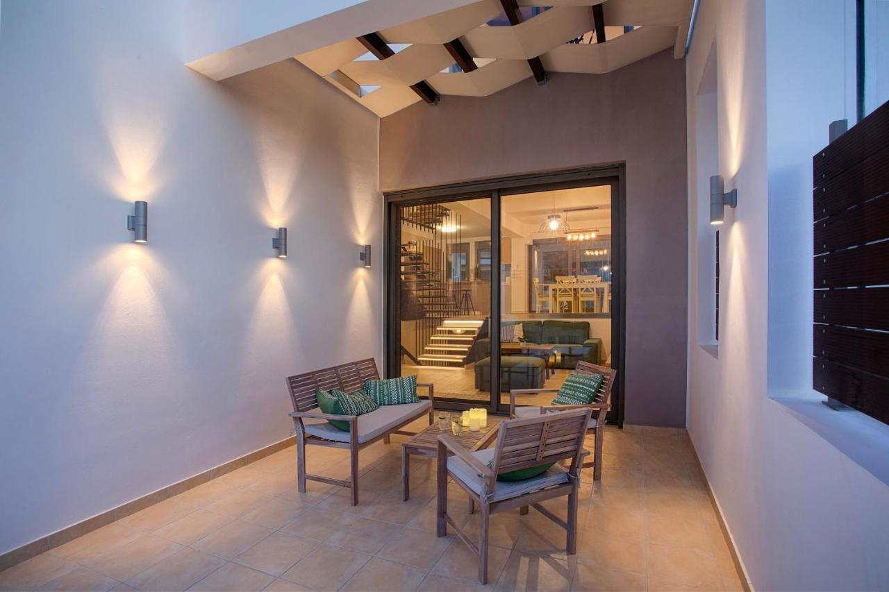 Serenity Villa Corinth ภายนอก รูปภาพ